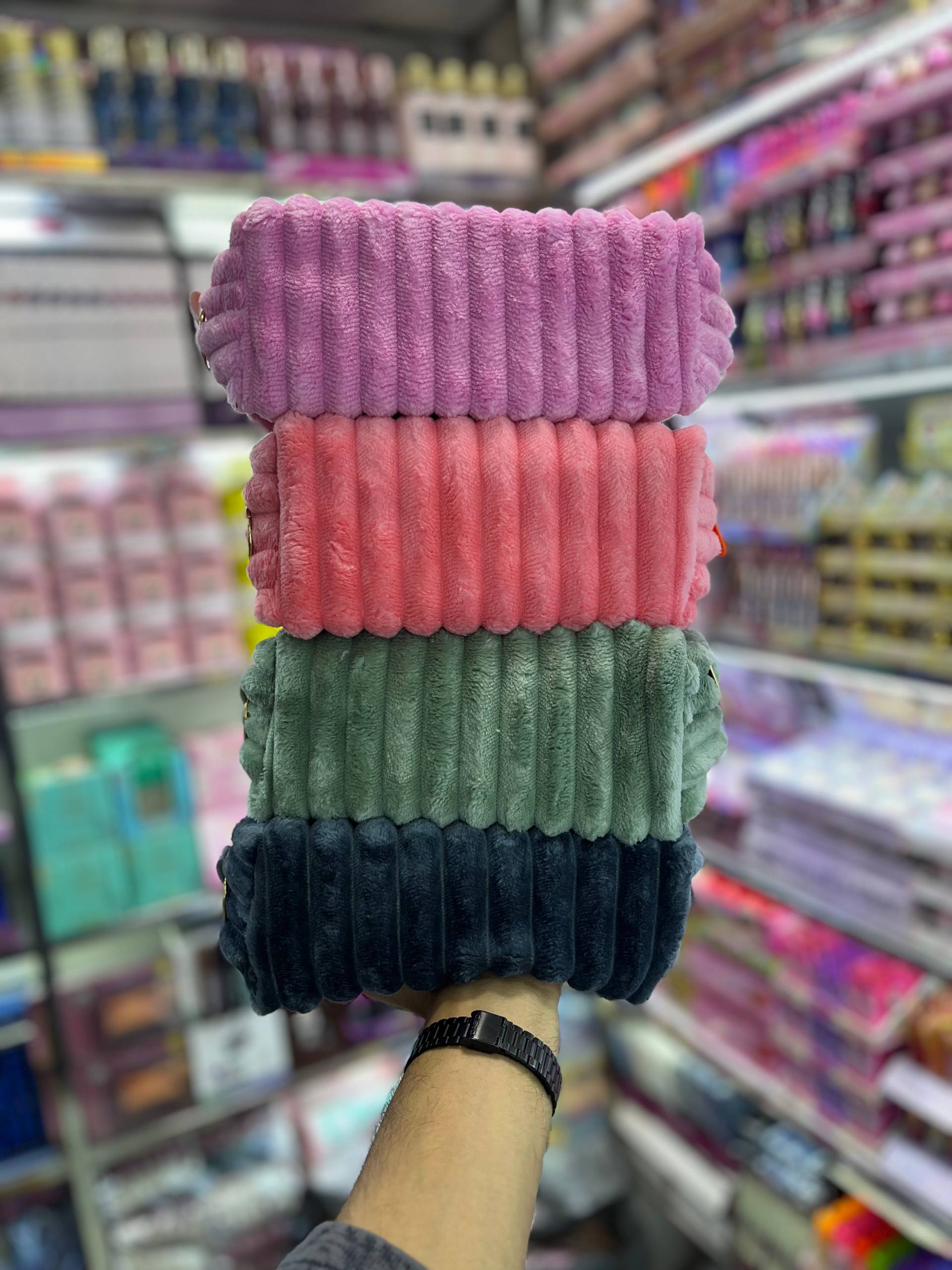 کیف آرایشی باکسی مخمل کرکره‌ای پینترستی